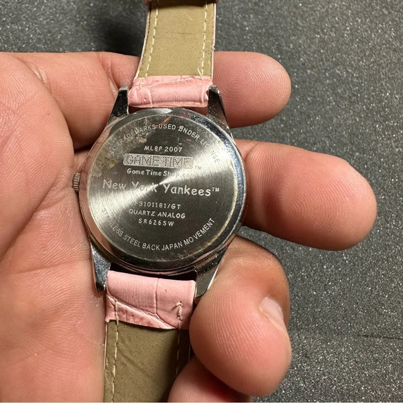 2007 NY YANKEES GAME TOME LADIES MLB PINK QUARTZ WATCH MLB WORKING - Picture 8 of 9